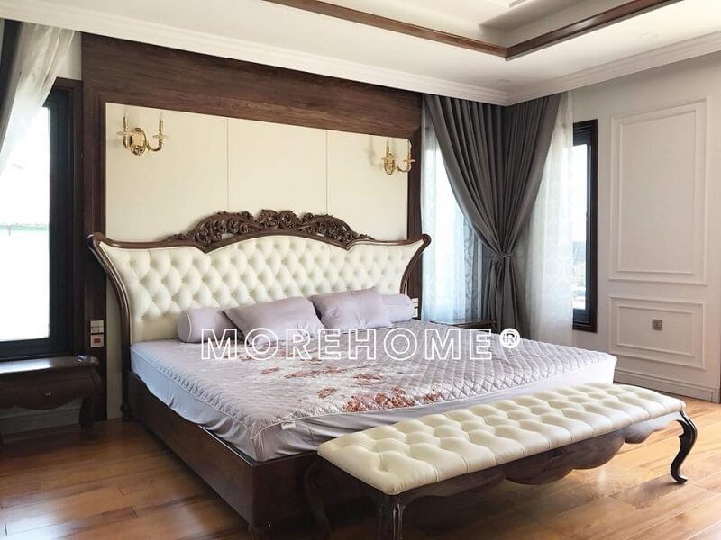 Bạn yêu thích nội thất gỗ óc chó với màu sắc sang trọng, lôi cuốn thì đừng nên bỏ lỡ mẫu giường gỗ óc chó cao cấp được sản xuất tại xưởng gỗ nội thất MoreHome